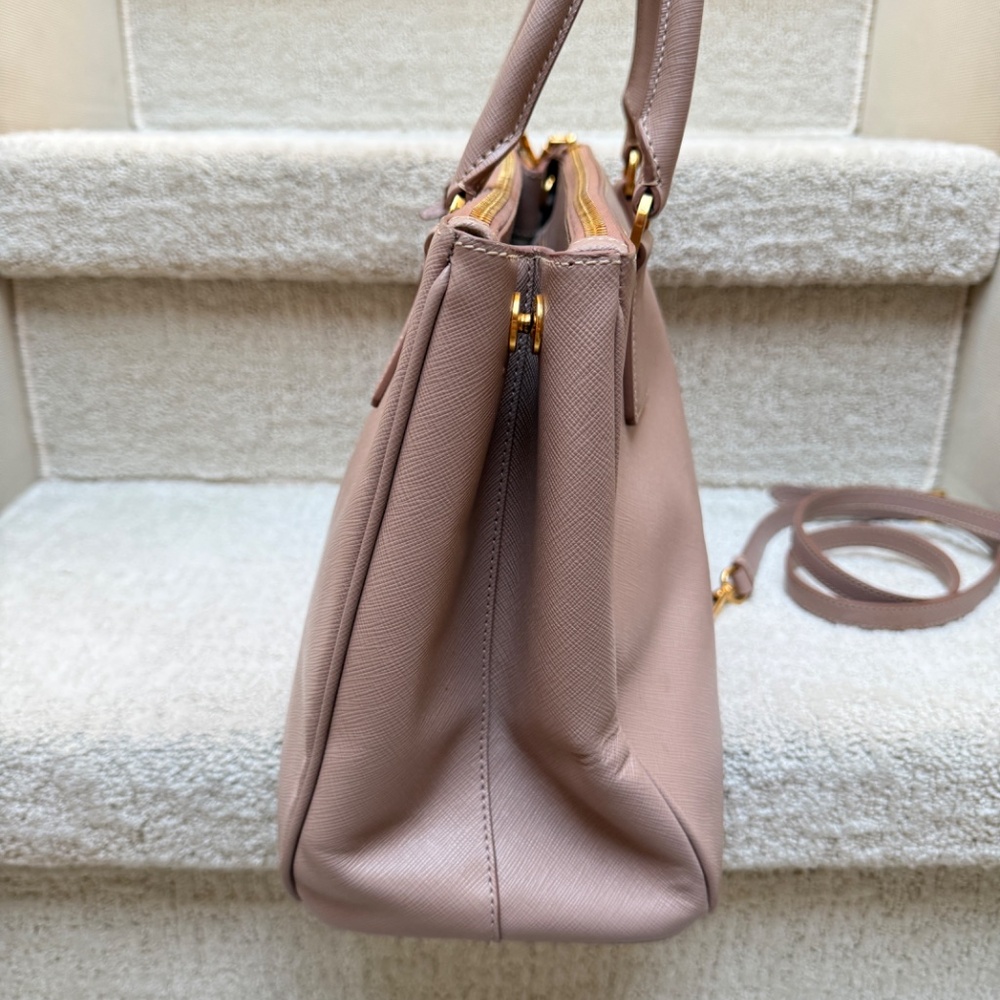 Prada Galleria Handbag in Saffiano Leather in Size Large Beige - Picture 4 of 12